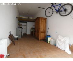 PALAMÓS: Zona Sant Joan, se vende garage cerrado de 25 m2. aprox. con aseo