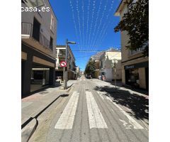 PALAMÓS: LOCAL A 1ª LINIA COMERCIAL, con acceso por 2 calles, aseo, almacén y calefacción.