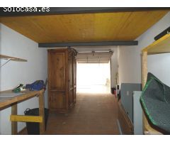 PALAMÓS: Zona Sant Joan, se vende garage cerrado de 25 m2. aprox. con aseo
