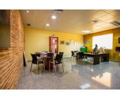 Amplio Local para Oficinas en San Fernando: 432 m2 de Espacio Funcional con amplia fachada