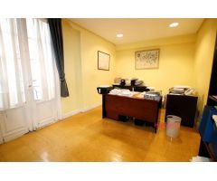 Se Vende Amplia Vivienda en Zona Casco Viejo