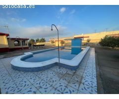 Chalet en Venta en Los Carmonas, Sevilla