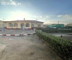 Chalet en Venta en Los Carmonas, Sevilla