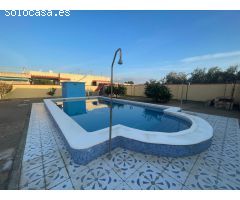 Chalet en Venta en Los Carmonas, Sevilla