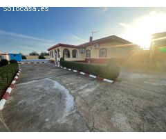 Chalet en Venta en Los Carmonas, Sevilla