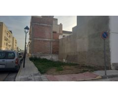 Magnífico Solar para Construirte tu Propia Casa. Muy bien situado en La Algaba.