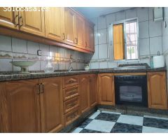 Casa en muy buena Zona de San José de la Rinconada. Sevilla. Carretera Bética.