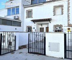 Casa adosada con terraza en Ampuria Brava, Alto Ampurdán.