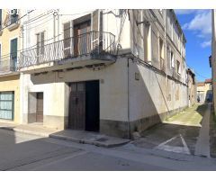 Casa de pueblo para reformar en el pueblo de lArmentera, Alt Empordà.