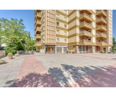 Local comercial en Venta en Figueres, Girona