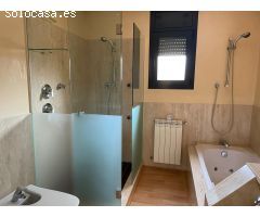 Casa en Venta en La Bisbal dEmpordà, Girona
