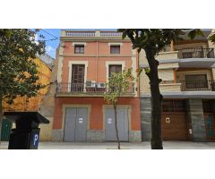 Edifificio neoclasico en el centro de Figueres.