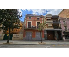 Edifificio neoclasico en el centro de Figueres.