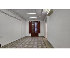 Edifificio neoclasico en el centro de Figueres.