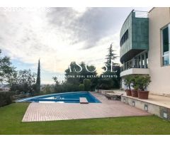 Lujosa casa con piscina en Esplugues
