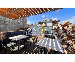 Ático con Amplia Terraza y Vistas Panorámicas en Sarrià