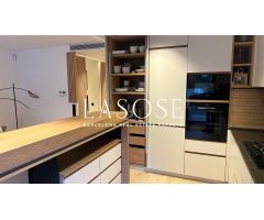 Exclusivo piso reformado con terraza privada en Gràcia