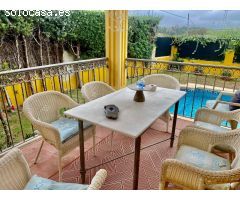VIVIENDA PAREADA CON PISCINA EN UNA ZONA INMEJORABLE.