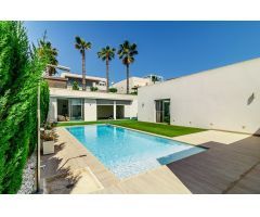 Villa de lujo con la piscina privada y parking