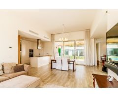 Villa de lujo con la piscina privada y parking