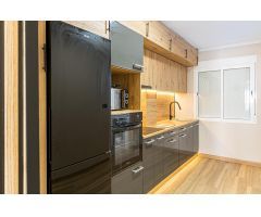 Apartamento de 102m2, 3 dormitorios junto a playa, terraza y ascensor