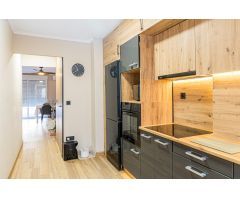 Apartamento de 102m2, 3 dormitorios junto a playa, terraza y ascensor