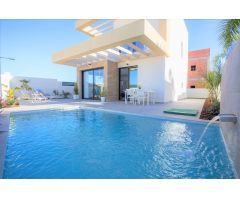 Magnífica villa nueva con piscina privada desde 275.900 euros en Los Montesinos