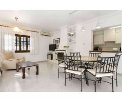 CHALET INDEPENDIENTE CON PISCINA Y GARAJE CERCA DE LA PLAYA EN LA ZENIA (ORIHUELA COSTA)