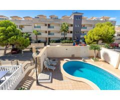 CHALET INDEPENDIENTE CON PISCINA Y GARAJE CERCA DE LA PLAYA EN LA ZENIA (ORIHUELA COSTA)