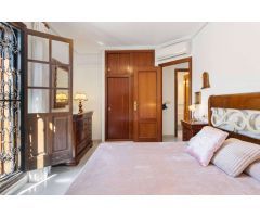 CHALET INDEPENDIENTE CON PISCINA Y GARAJE CERCA DE LA PLAYA EN LA ZENIA (ORIHUELA COSTA)