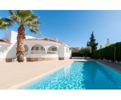 Espectacular villa de estilo clásico mediterráneo en Ciudad Quesada