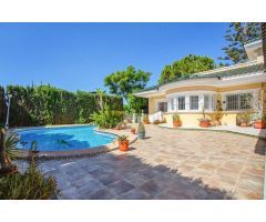 Oportunidad de villa de lujo con más de 500m2 de vivienda Torrevieja