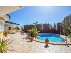 Oportunidad de villa de lujo con más de 500m2 de vivienda Torrevieja