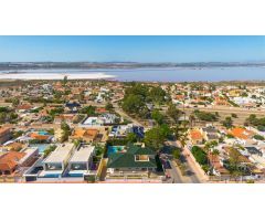 Oportunidad de villa de lujo con más de 500m2 de vivienda Torrevieja