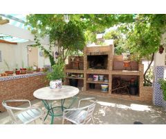 CHALET INDEPENDIENTE, 5 DORMITORIOS, GRAN JARDÍN CON PISCINA + ALOJAMIENTO (independiente)
