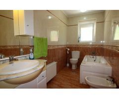 CHALET INDEPENDIENTE, 5 DORMITORIOS, GRAN JARDÍN CON PISCINA + ALOJAMIENTO (independiente)