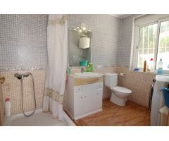 CHALET INDEPENDIENTE, 5 DORMITORIOS, GRAN JARDÍN CON PISCINA + ALOJAMIENTO (independiente)