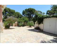CHALET INDEPENDIENTE, 5 DORMITORIOS, GRAN JARDÍN CON PISCINA + ALOJAMIENTO (independiente)