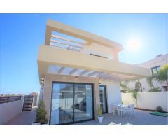 Magnífica villa nueva con piscina privada en Los Montesinos