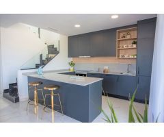 Magnífica villa nueva con piscina privada en Los Montesinos