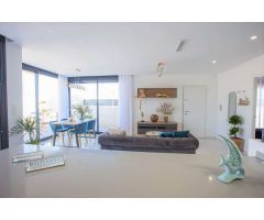 Magnífica villa nueva con piscina privada en Los Montesinos