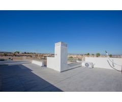 Magnífica villa nueva con piscina privada en Los Montesinos