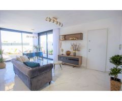 Magnífica villa nueva con piscina privada en Los Montesinos