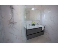 Magnífica villa nueva con piscina privada en Los Montesinos