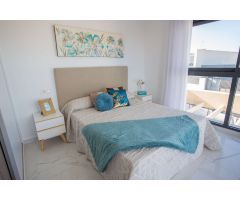 Magnífica villa nueva con piscina privada en Los Montesinos