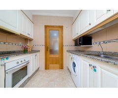 CASA SEMI INDEPENDIENTE DE 2 DORMITORIOS CON PISCINA Y PLAZA DE PARKING EN AGUAS NUEVAS TORREVIEJA