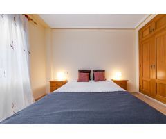 CASA SEMI INDEPENDIENTE DE 2 DORMITORIOS CON PISCINA Y PLAZA DE PARKING EN AGUAS NUEVAS TORREVIEJA