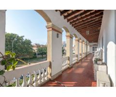 Casa Colonial en centro residencial de El Vendrell, rodeada de zonas verdes. Ideal pequeño Hotel