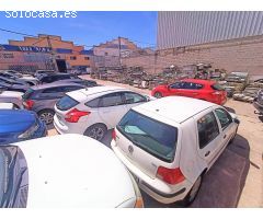 GRAN NAVE EN UBICACION INMEJORABLE CON PATIO DE 600 METROS