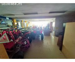 GRAN NAVE EN UBICACION INMEJORABLE CON PATIO DE 600 METROS